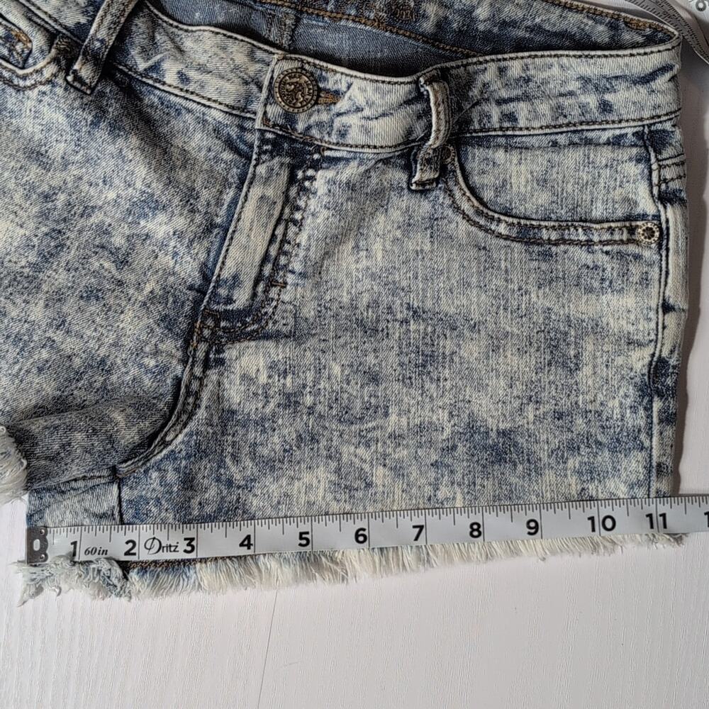 Wax Jean Women's Shorts Size M/W30 Blue Distressed Stretch Denim Frayed Hem - Picture 8 of 13